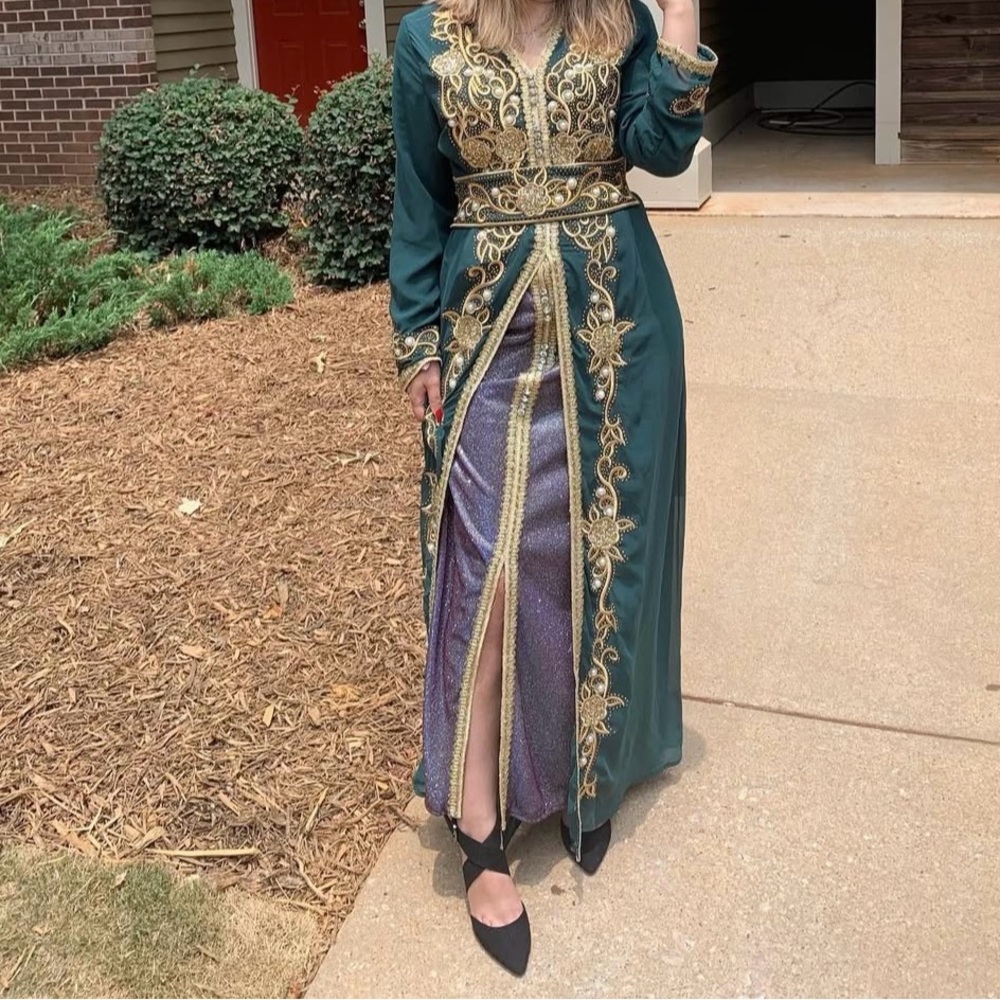 Elegant Green and Gold Embroidered Arab Kaftan Dress